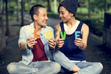 Lezbiyen çift anlar 