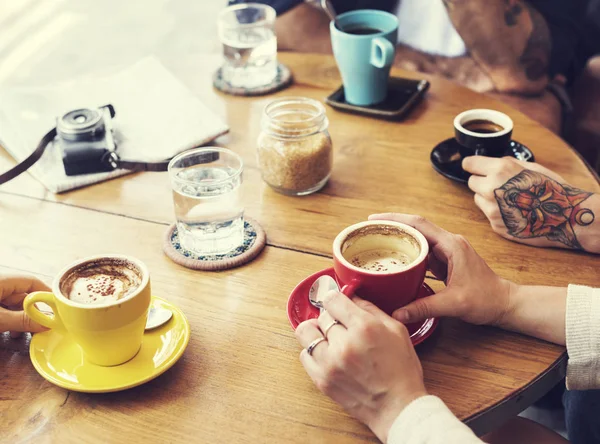 Orang minum kopi — Stok Foto