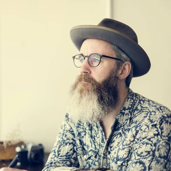 Hipster senior homme en chapeau — Photo