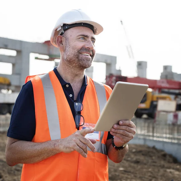 建筑工人与建筑计划 — 图库照片