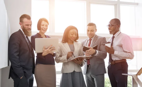 Equipo empresarial trabajando juntos —  Fotos de Stock