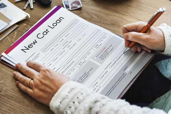 Persoon schrijven op papier — Stockfoto