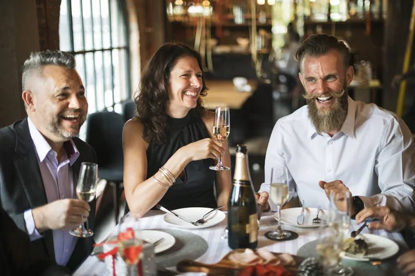 Amigos en el concepto de fiesta — Foto de Stock