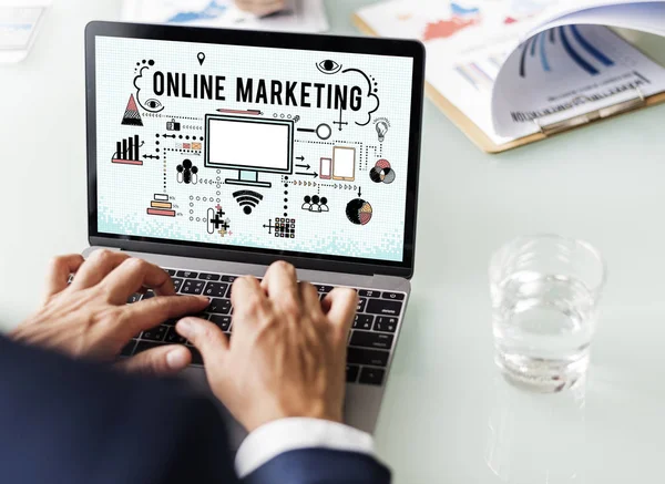 Businessman typing on laptop keyboard — Stock Photo, Image