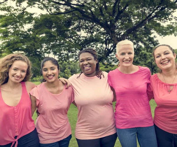 Las mujeres se apoyan mutuamente — Foto de Stock