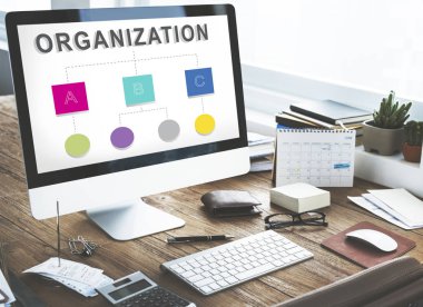 bilgisayar monitöründe tablo