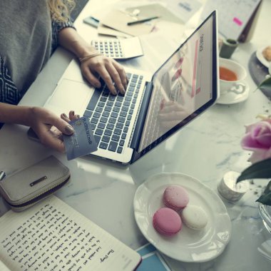 Internet dijital bağlantı ağ kavramı alışveriş