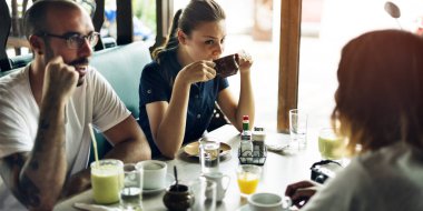 insanlar kahve içme