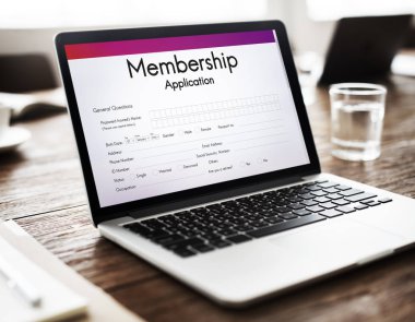Tablo kavramı üstünde laptop  