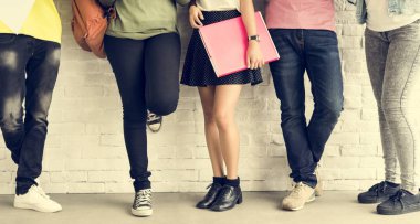 Öğrenciler bacaklar ve bilgi kavramı