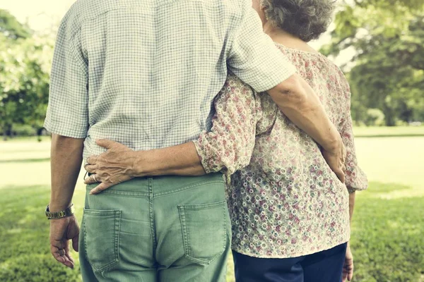 Casal Sênior Namoro — Fotografia de Stock