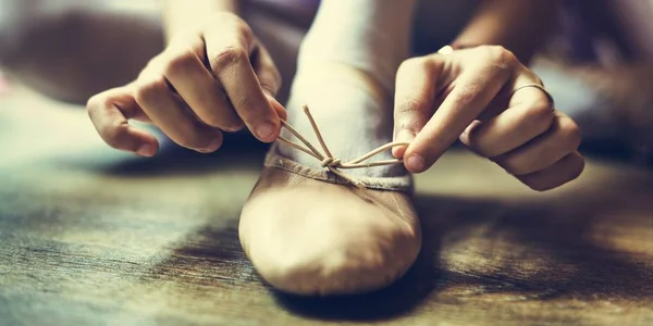 Ballerina meisje Tie Pointe-schoen — Stockfoto