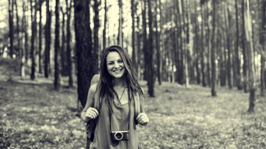 Genç kadın backpacker