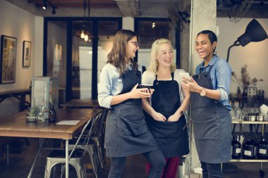 Barista kadınlarda önlük