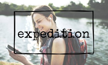 sırt çantası ile genç kız