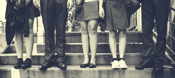 Öğrenciler bacaklar ve bilgi kavramı