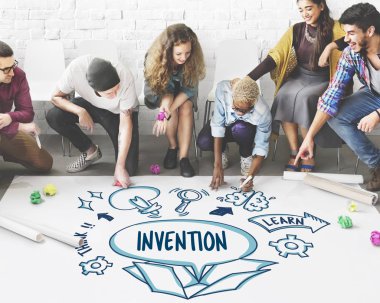 Kattaki insanlar çizim afiş