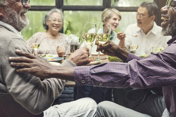 Skupina Senior důchodu setkání — Stock fotografie