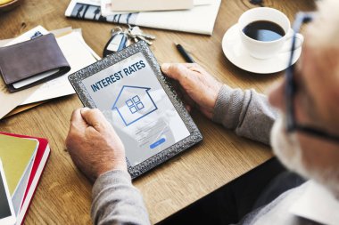 Dijital tablet tutan adam