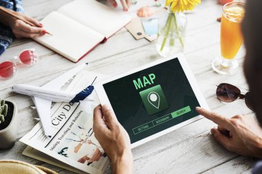 Dijital tablet ellerinde