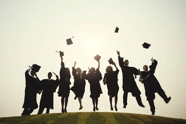 Grupo de estudantes de graduados — Fotografia de Stock