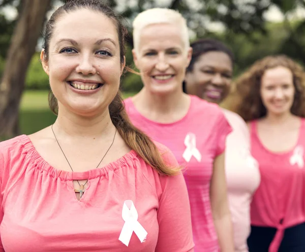 Frauen unterstützen sich gegenseitig — Stockfoto