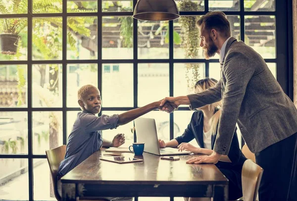 Business People shaking hands — Stock Photo, Image