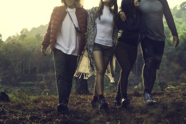 genç arkadaş seyahat