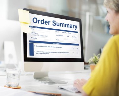 İş kadını workinmg ofiste