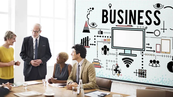 Equipo de negocios trabajando en la oficina — Foto de Stock