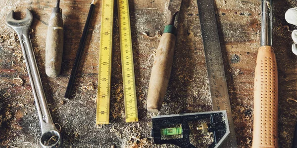 Narzędzia do obróbki drewna w warsztacie — Zdjęcie stockowe