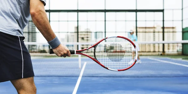 Personas en pista de tenis — Foto de Stock