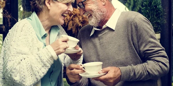 老夫妇去喝茶 — 图库照片
