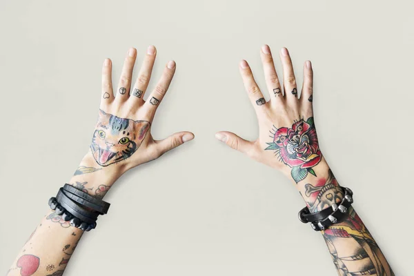 Ręce Kobieta Tatuaże — Zdjęcie stockowe