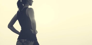 Sahilde güzel bir kız