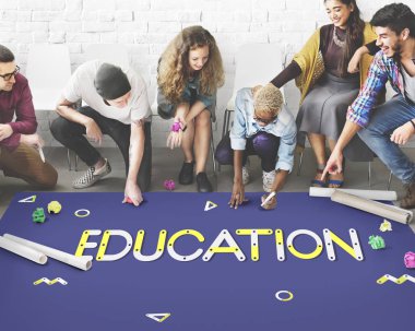 Kattaki insanlar çizim afiş