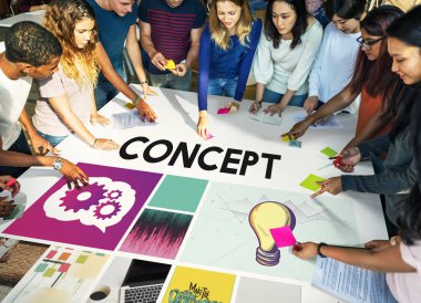 Öğrenciler ekip çalışması ve üniversite eğitimi 