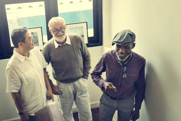 Maiores homens têm Discussão — Fotografia de Stock