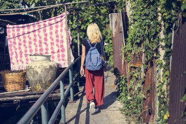 Kanal keşfetmek kadın 