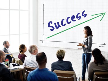 İş adamları sunumda