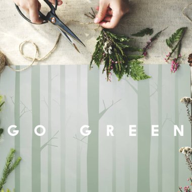 Kadın Eller makas ile kesme