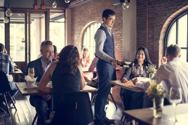 Restaurant konseptini insanlarda