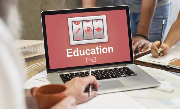 Architect van de mensen werken met laptop — Stockfoto