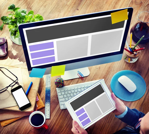 Bilgisayar kullanan adam