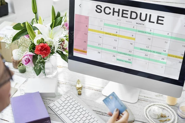 Woman working with computer — Stock Photo, Image