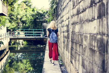 Kanal keşfetmek kadın 