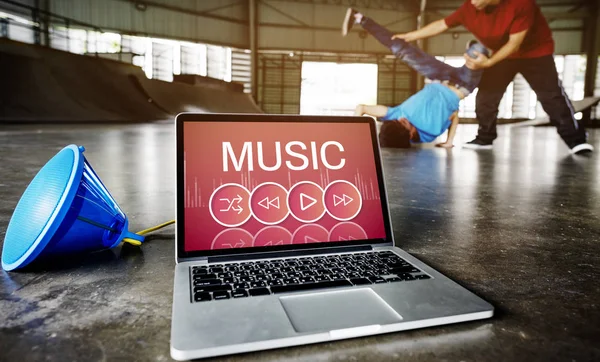 Open laptop with breakdancers — Stock Photo, Image