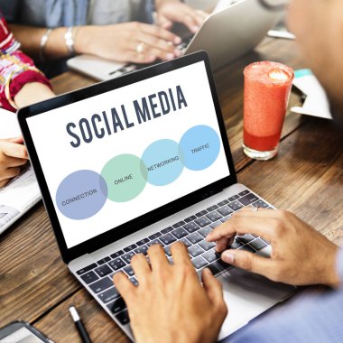 Dizüstü bilgisayarlar ile emekçilerin 