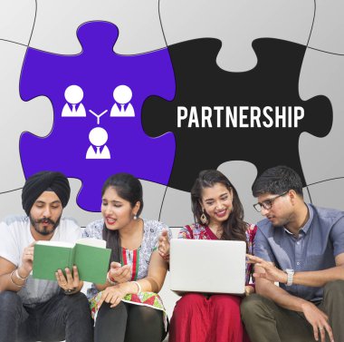 güzel Hintli öğrencilerin birlikte eğitim