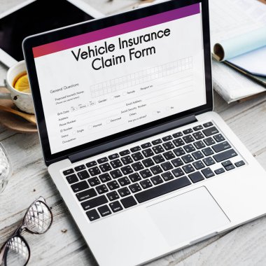 Tablo kavramı üstünde laptop  